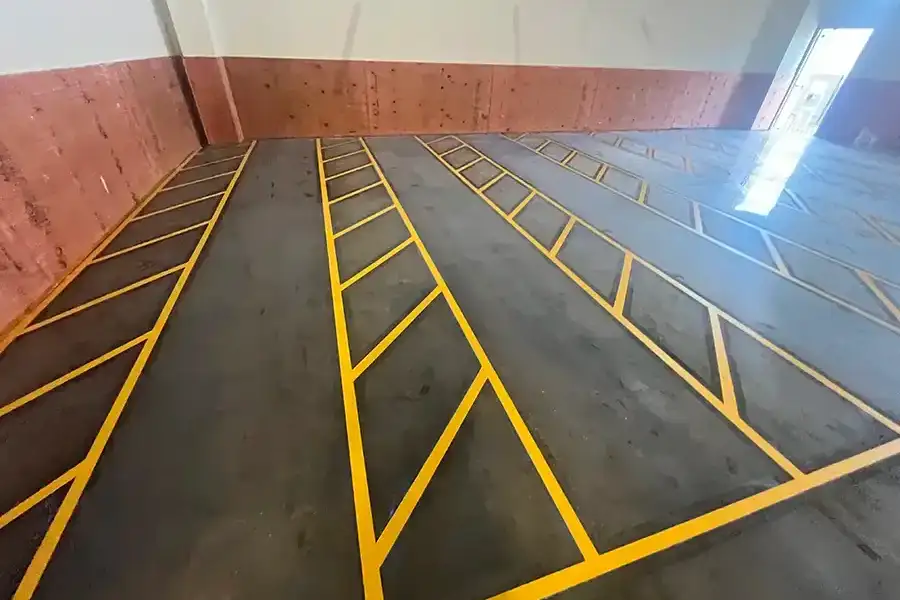 epoxy flooring with yellow lines